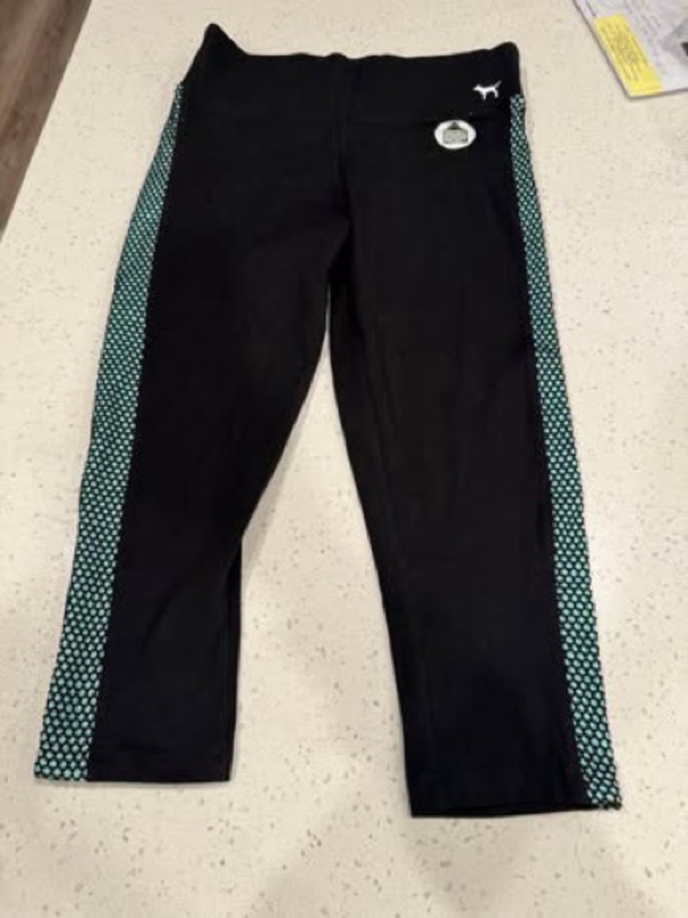 New Victoria's Secret PINK Black Crop Leggings size Small